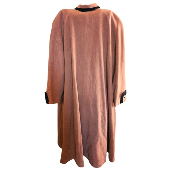 Vintage Charles Klein Brown 100% Coat with Black Velvet Trim and Button - Picture 3 of 15